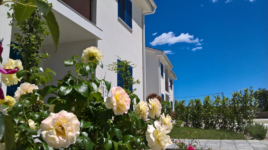 Wabi Sabi Resort & Apartments Brzac 외부 사진
